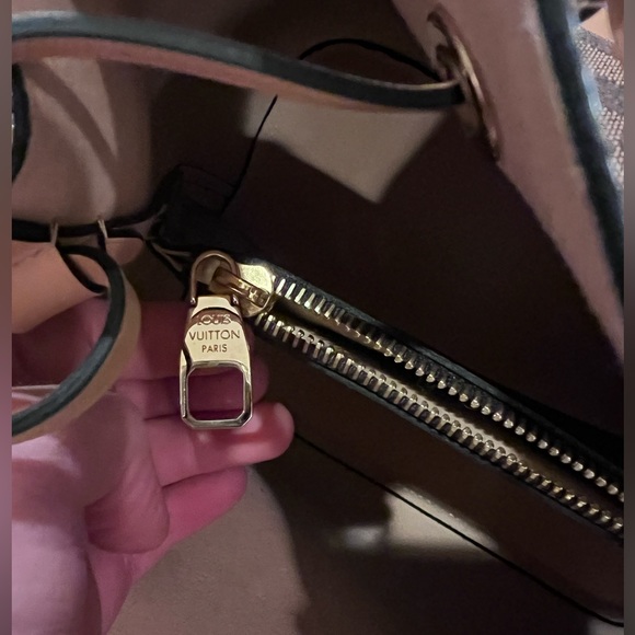 Louis Vuitton Damier Ebene NeoNoe - Picture 8 of 13